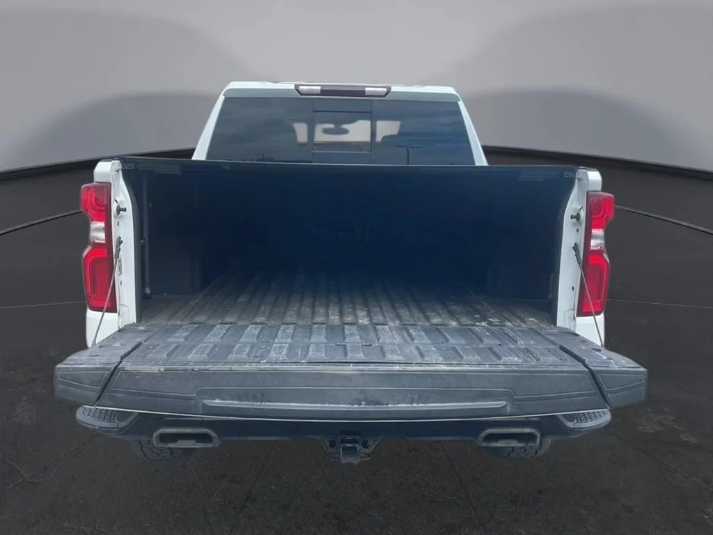 Used 2021 Iridescent Pearl Tricoat Chevrolet LT Trail Boss image 12