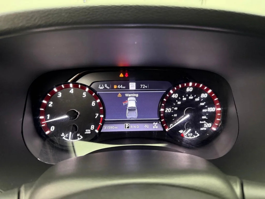 Used 2024 White Nissan PRO-4X image 21