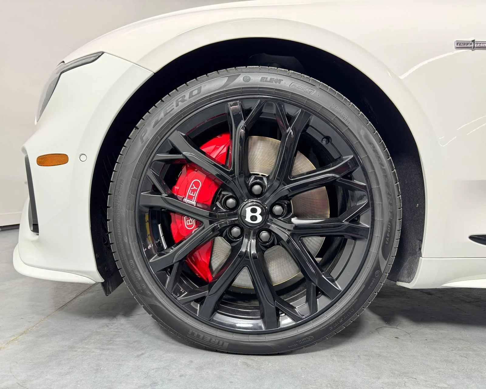 New 2025 Glacier White Bentley Speed image 6