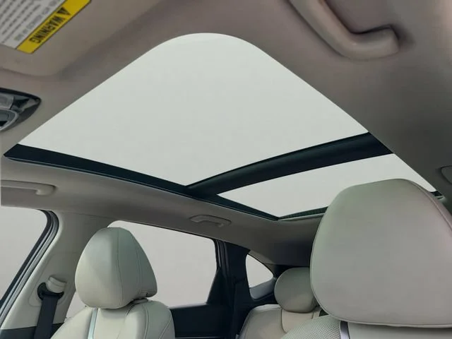 Used 2024 White Hyundai Limited image 18
