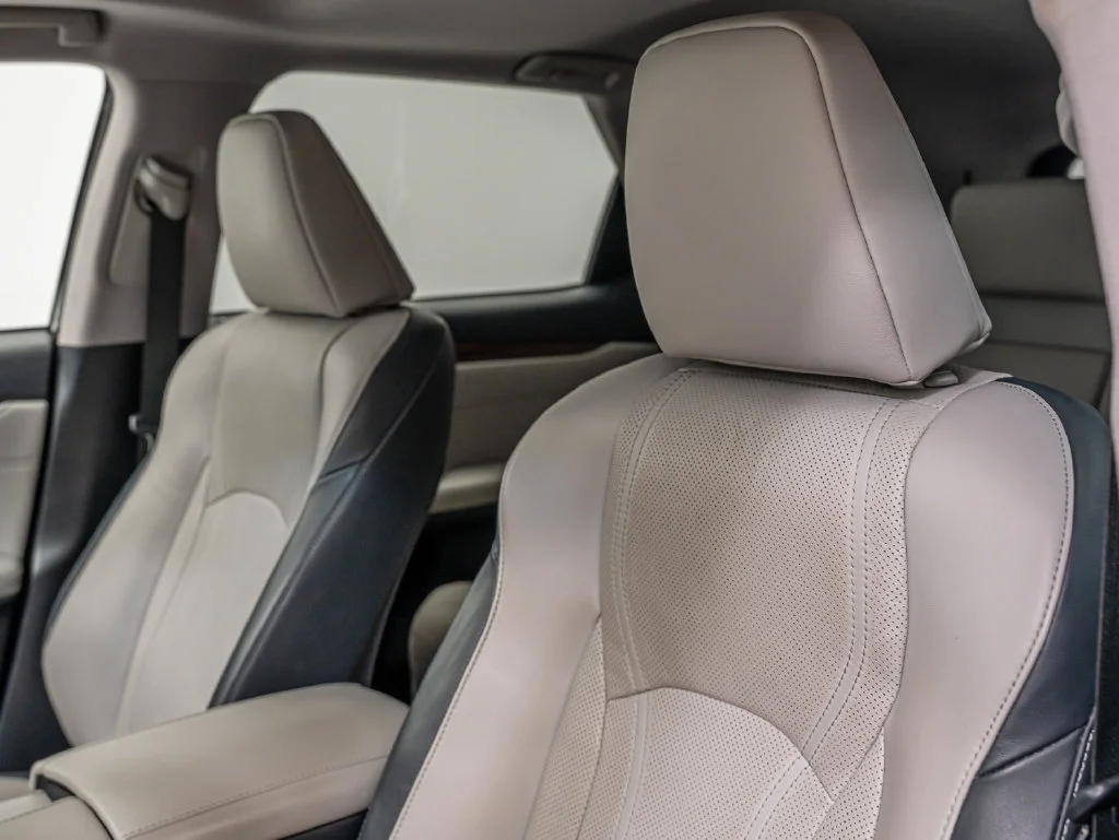 Used 2019 Eminent White Pearl Lexus 350L image 25
