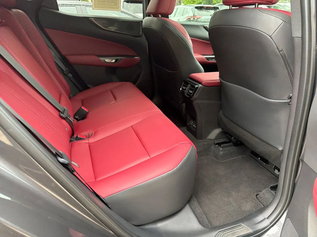 2025 Lexus NX 250 - Photo 33