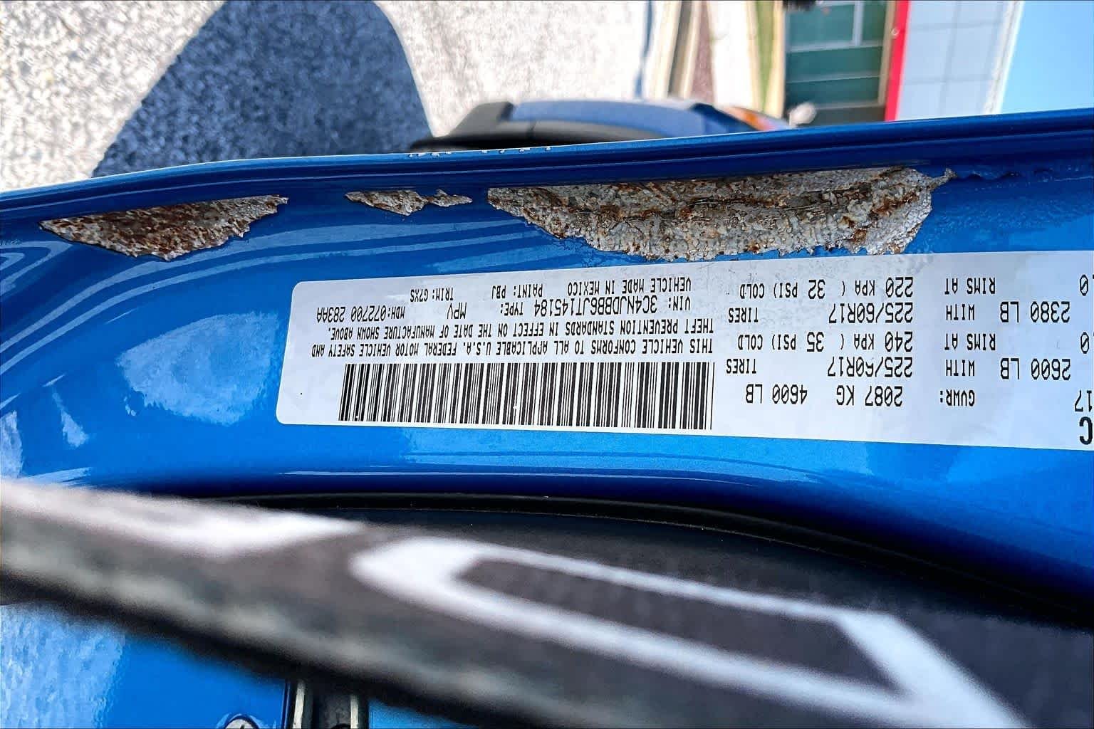 Used 2018 Laser Blue Pearlcoat Jeep Latitude image 35