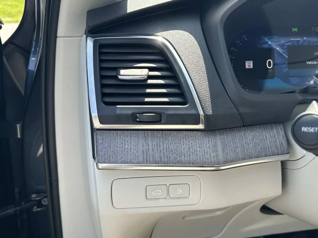 2023 Volvo XC90 Core - Photo 28