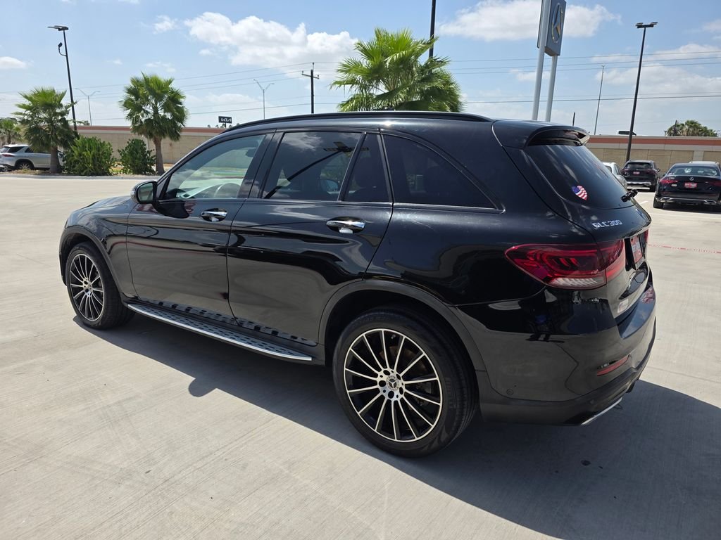 Used 2022 Black Mercedes-Benz GLC 300 image 5