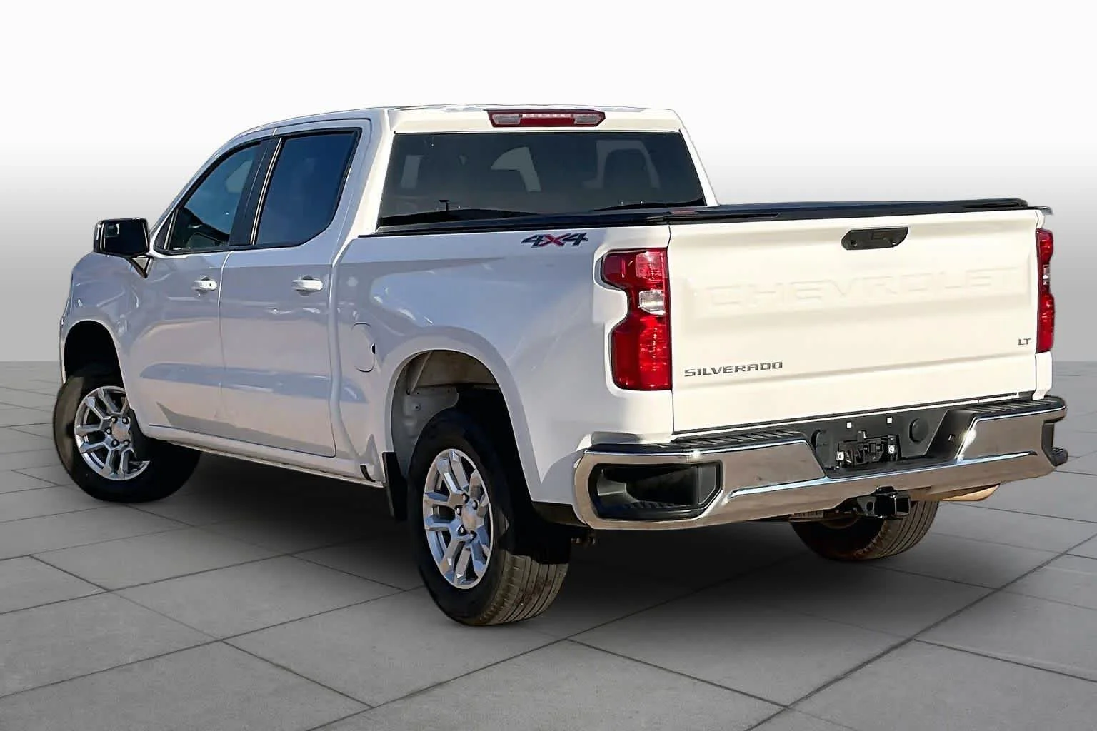 Used 2025 Summit White Chevrolet LT (2FL) image 11