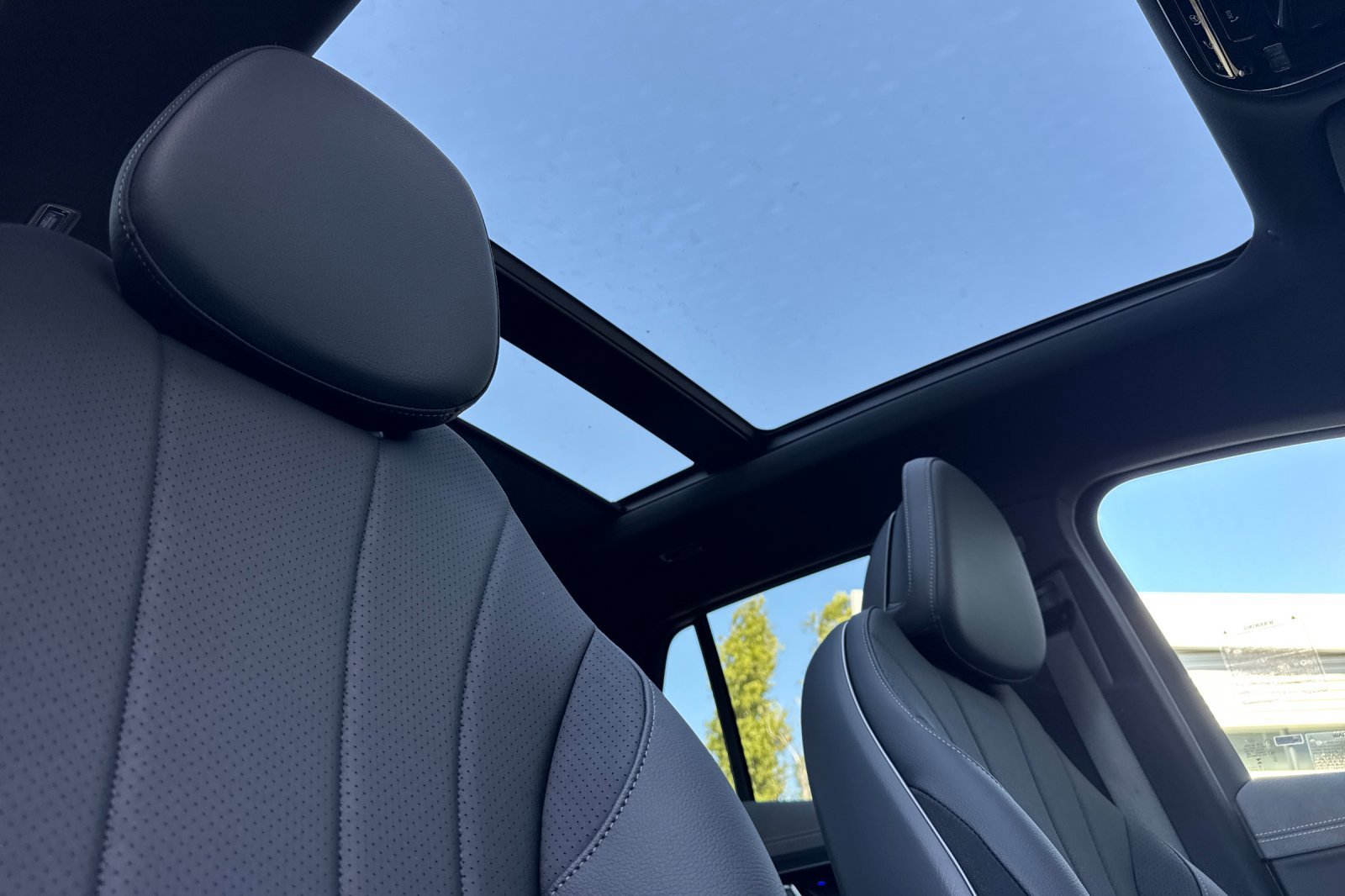 New 2027 Obsidian Black Metallic Mercedes-Benz 320+ SUV image 33