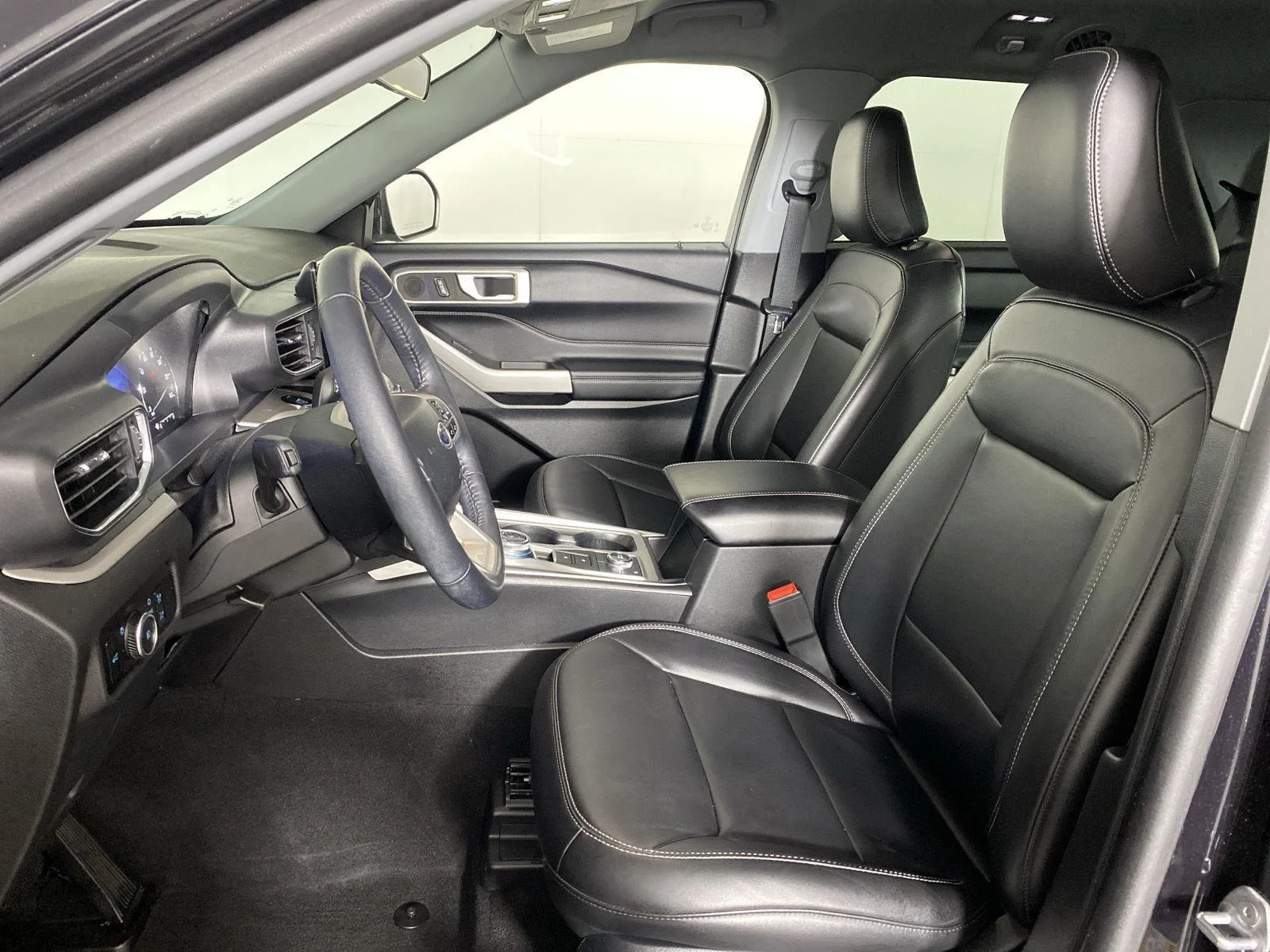 Used 2023 Black Metallic Ford XLT image 7