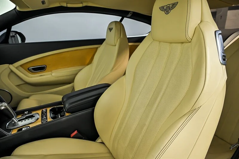 Used 2012 Blue Crystal Metallic Bentley GT image 18