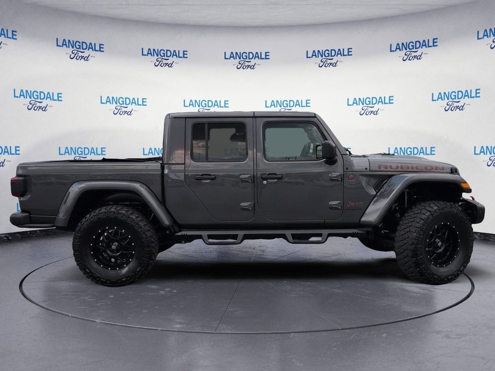 Used 2024 Crystal Metallic Jeep Rubicon image 3