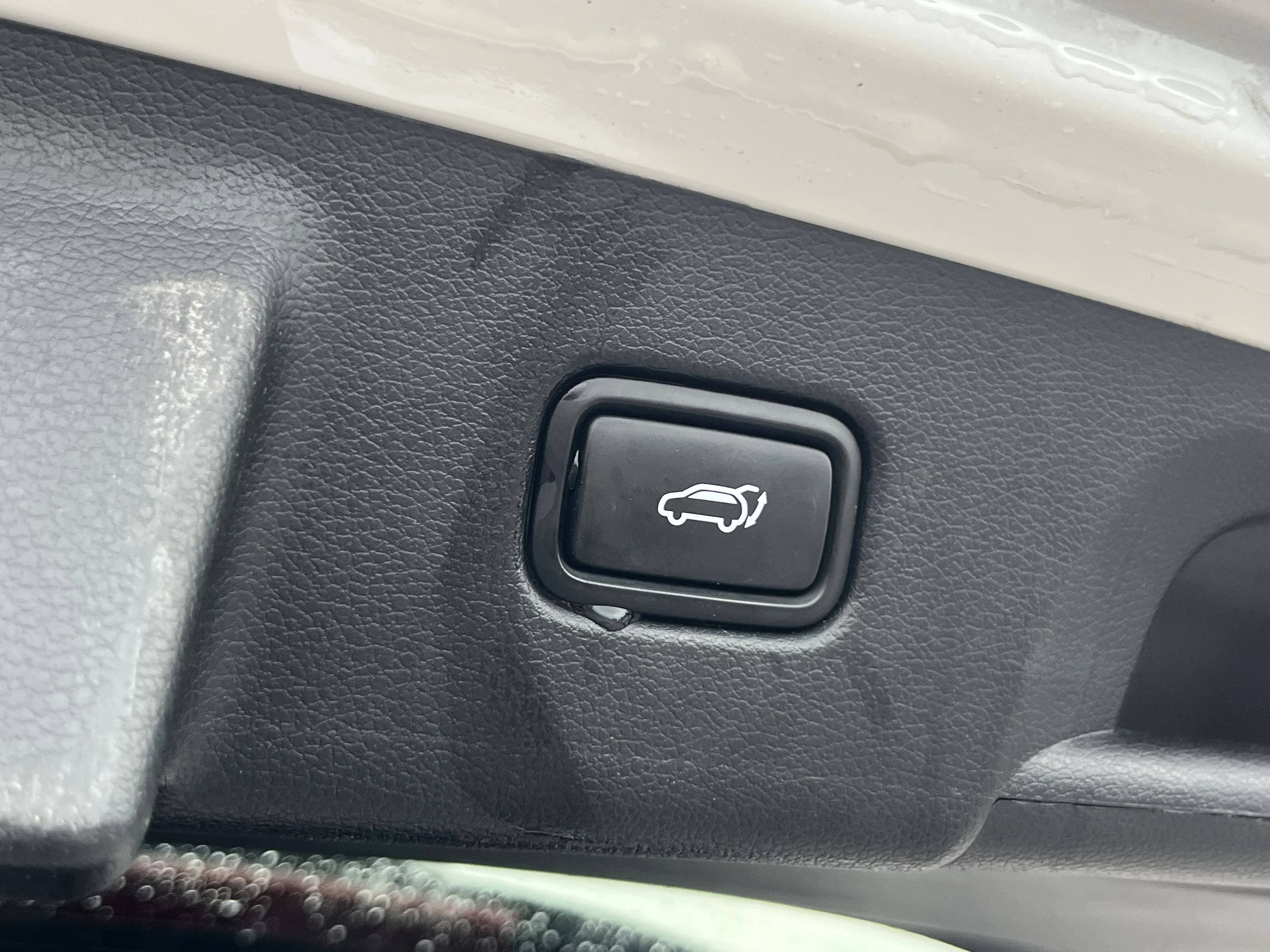 Used 2021 White Hyundai Calligraphy image 9