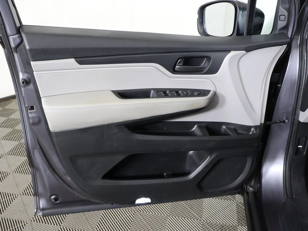 Used 2019 Modern Steel Metallic Honda EX image 23