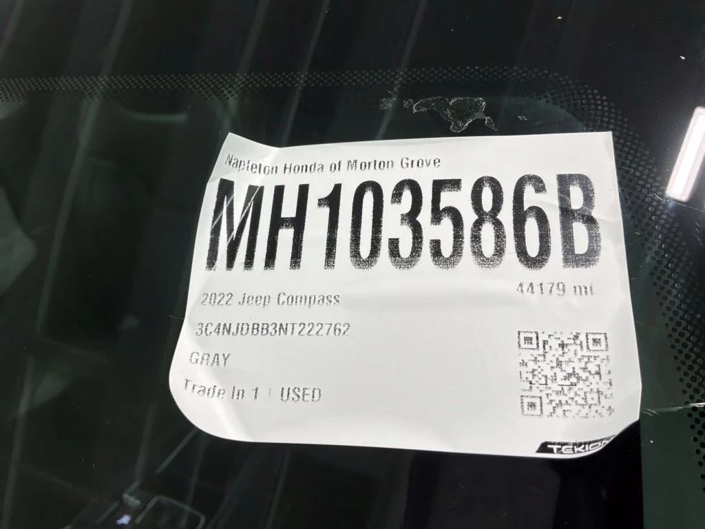 Used 2022 Crystal Metallic Jeep Latitude image 34