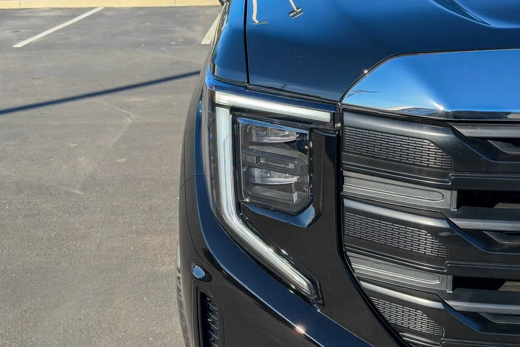 Used 2026 Onyx Black GMC Pro image 4