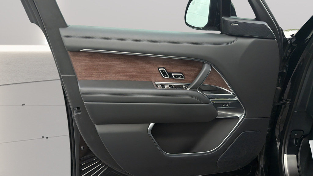 Used 2024 Black Land Rover SE image 23
