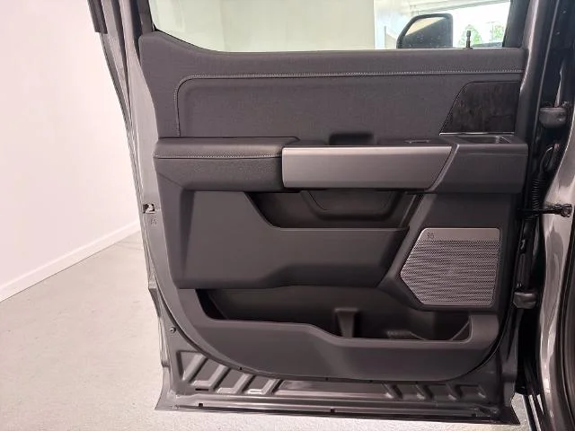 New 2027 Carbonized Gray Metallic Ford F-250® Lariat® image 23