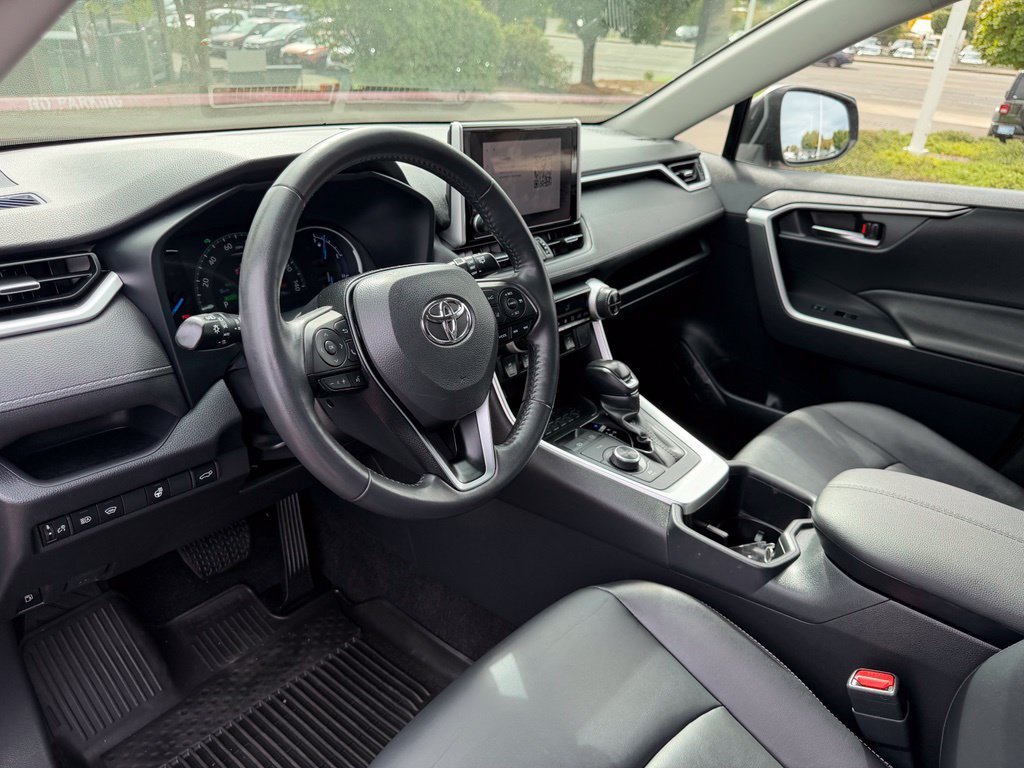 Used 2023 Magnetic Gray Metallic/Midnight Black Metallic Toyota XLE Premium image 15