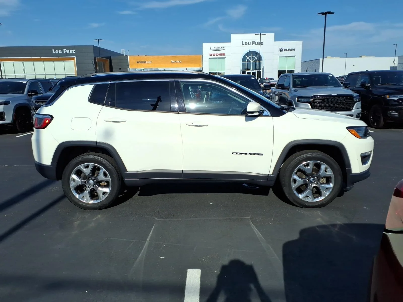 Used 2018 White Clearcoat Jeep Limited image 27