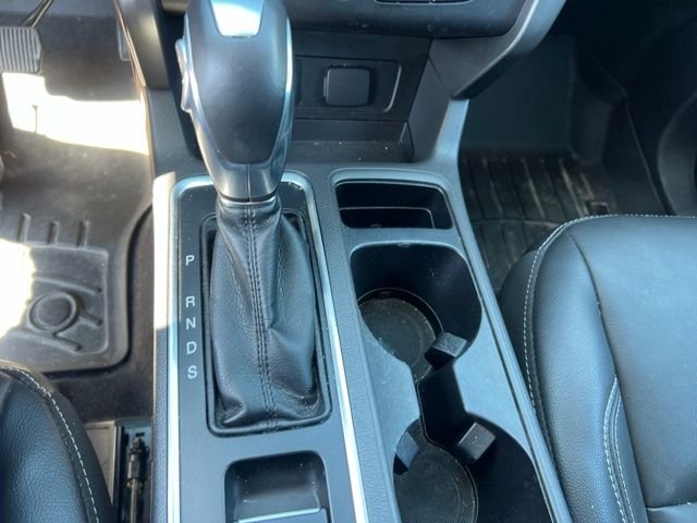 Used 2018 Gold Ford SEL image 12