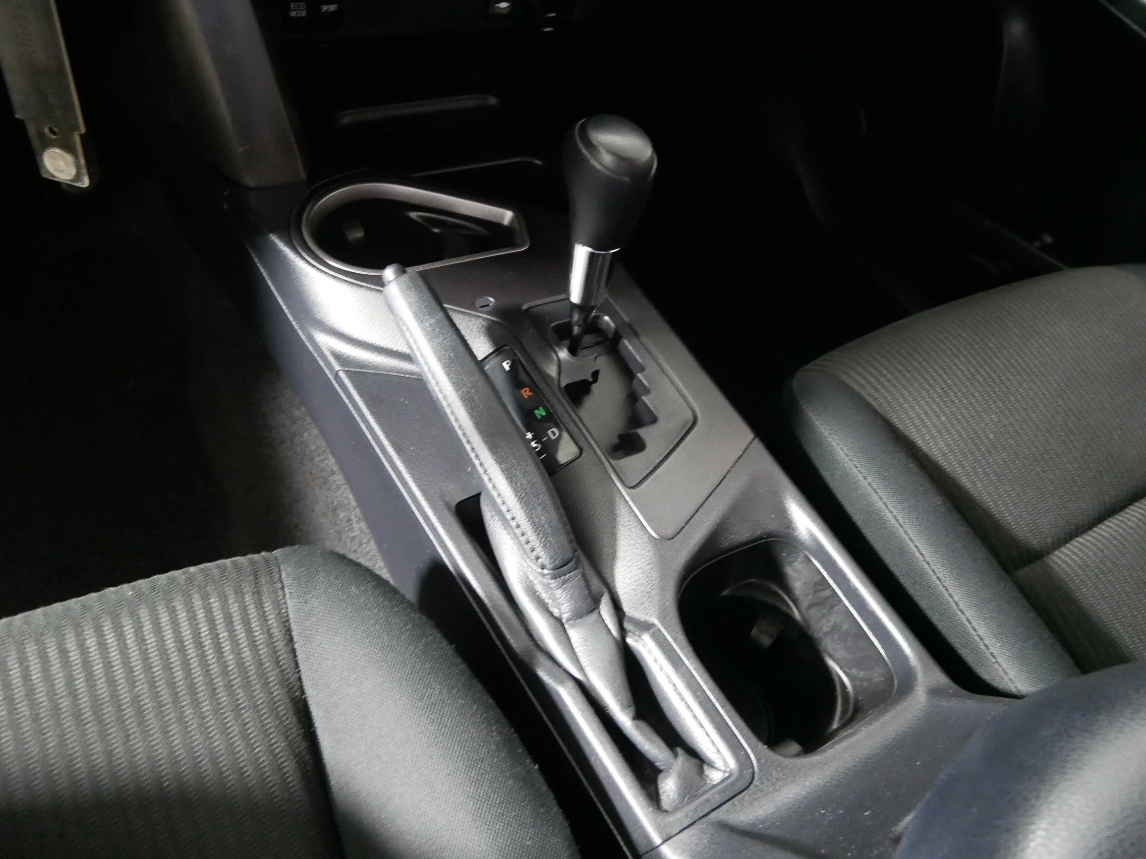 Used 2018 Magnetic Gray Metallic Toyota LE image 24