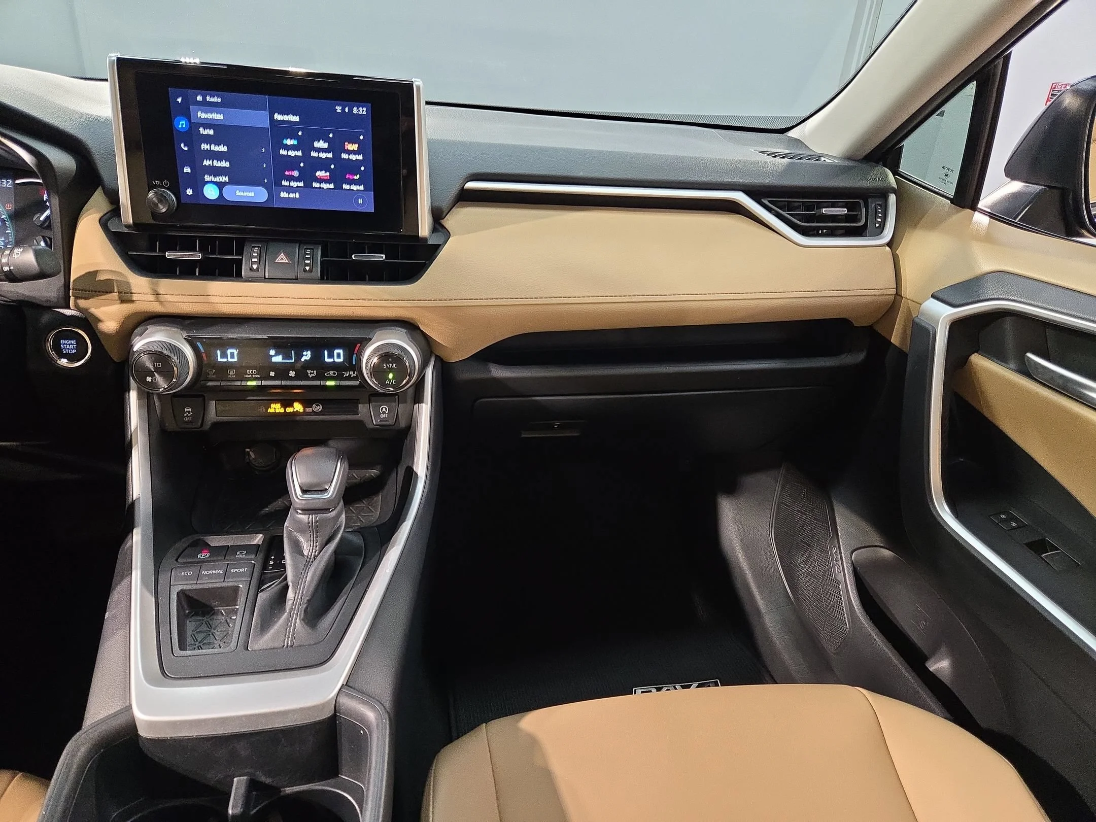 Certified Used 2025 Blueprint Toyota XLE Premium image 11