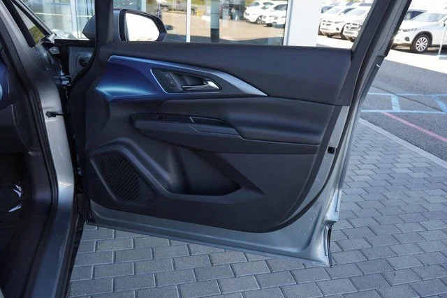 2025 Chevrolet Equinox EV LT - Photo 15