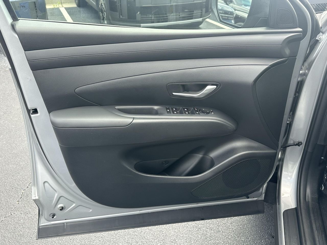 New 2026 Shimmering Silver Hyundai SE image 10