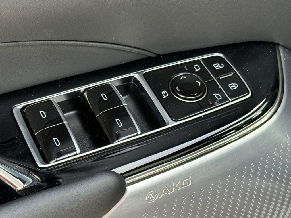 2026 Cadillac LYRIQ V Premium - Photo 13