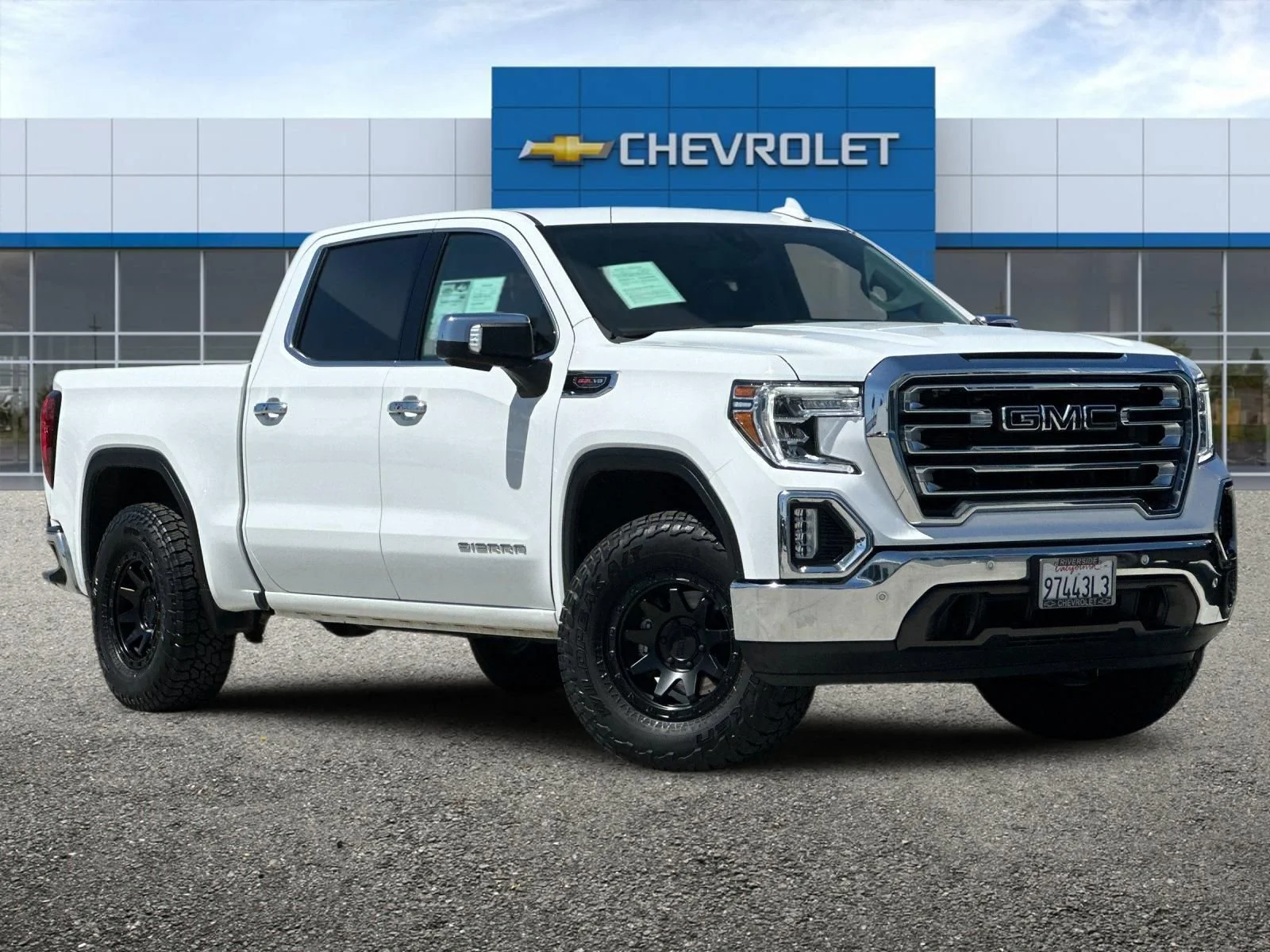 Used 2022 Summit White GMC SLT image 2