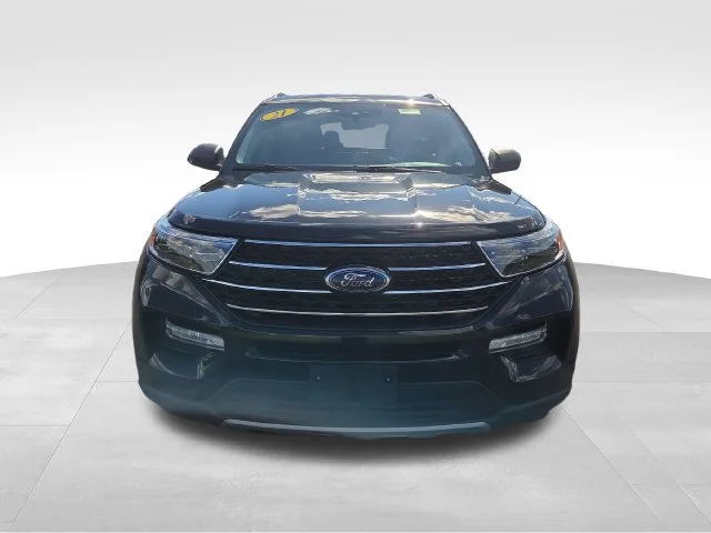 Used 2021 Black Ford XLT image 9