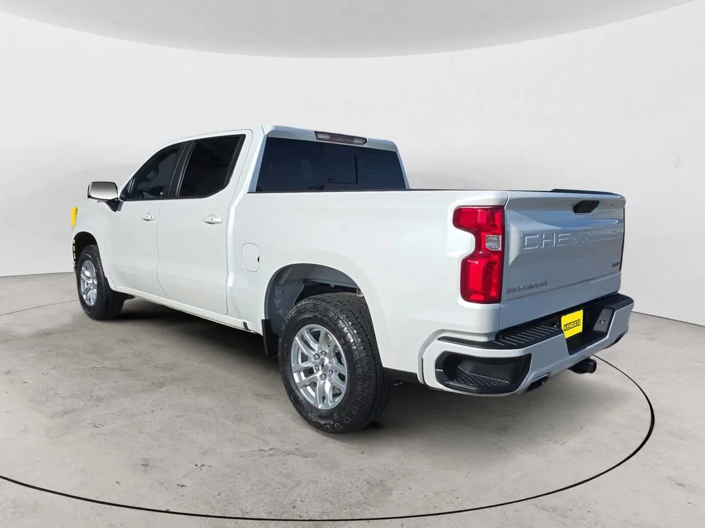 Used 2019 IRIDESCENT PEARL TRICOAT Chevrolet RST image 3