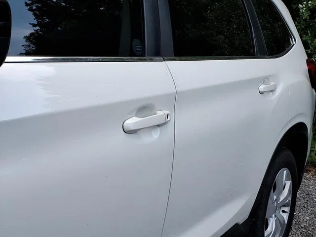 Used 2020 White Subaru Base image 7