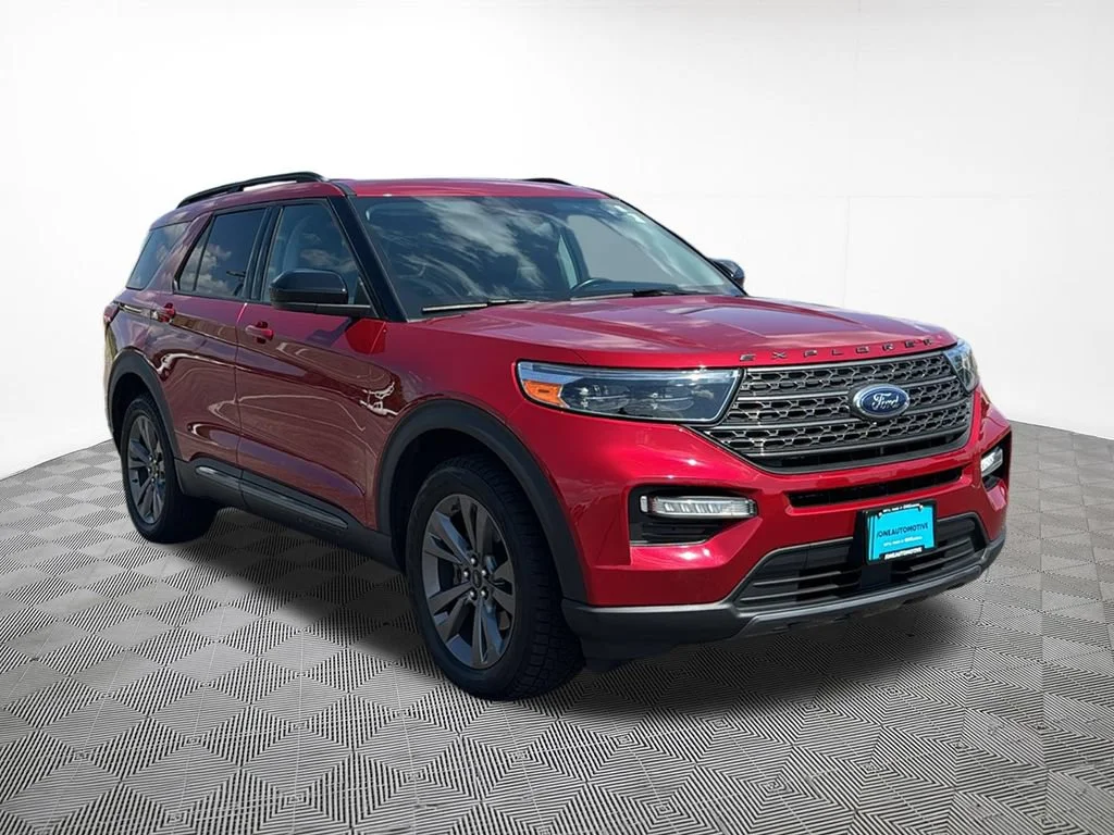Used 2022 Red Ford XLT image 4