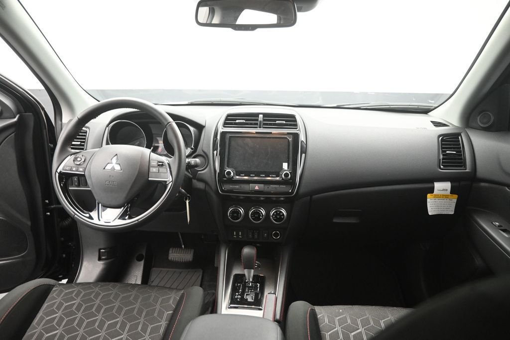 Used 2025  Mitsubishi 2.0 S image 12