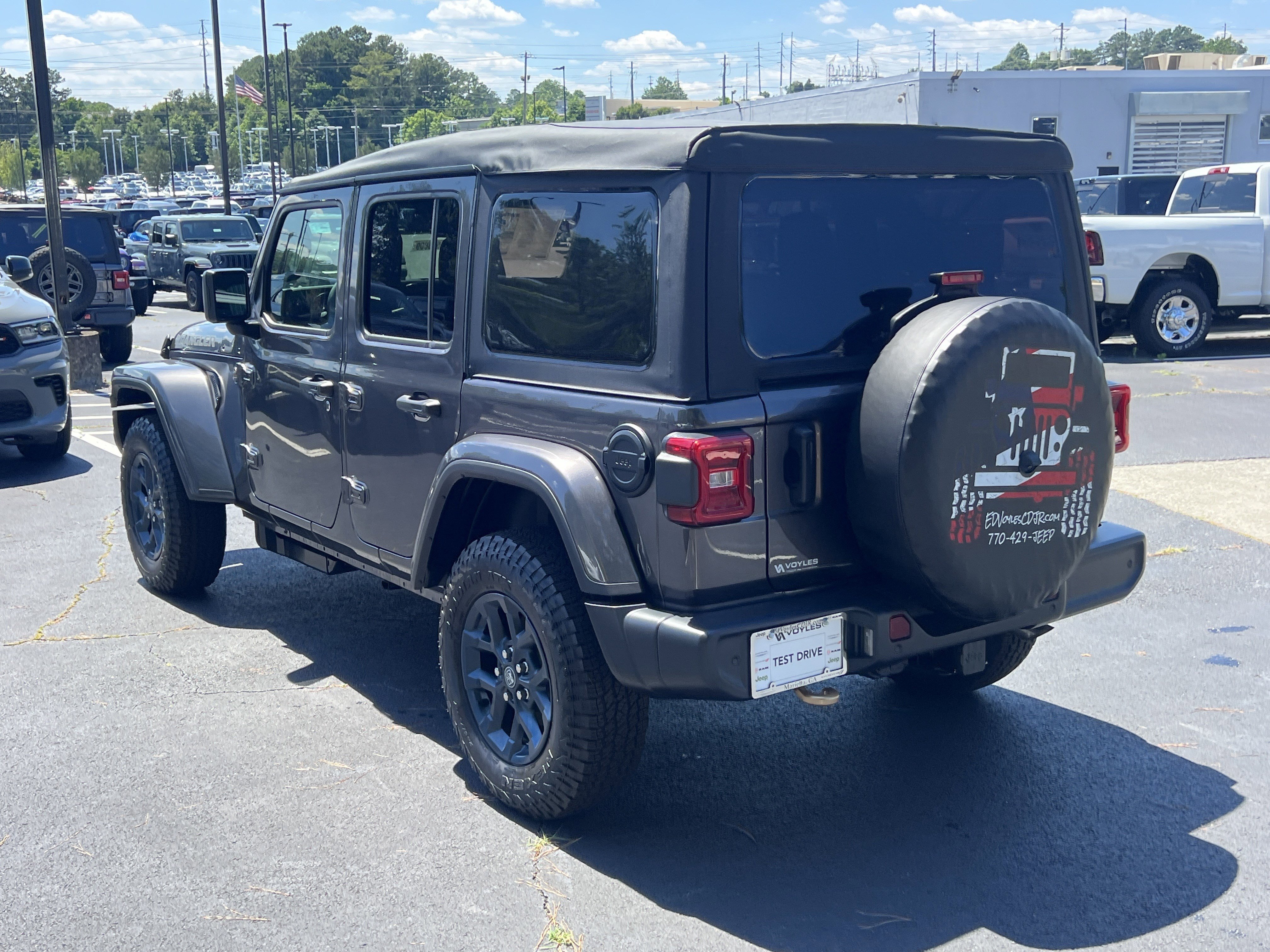 New 2026 Granite Crystal Metallic Clear-Coat Exterior Paint Jeep Sport image 6