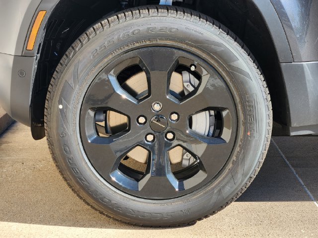 Used 2026  Land Rover S image 7