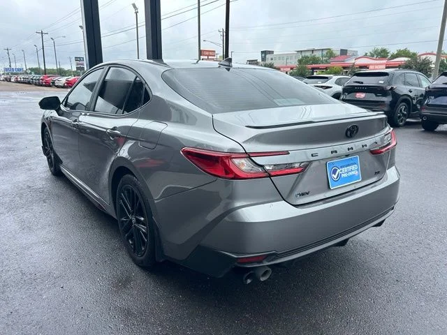 Used 2025  Toyota SE image 5