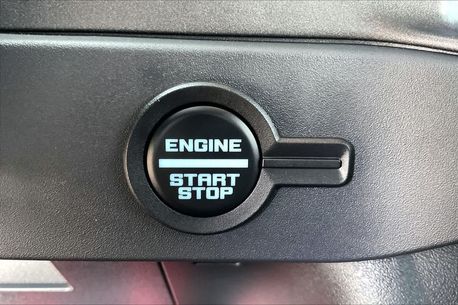 Used 2025 Desert Sand Ford Base image 31