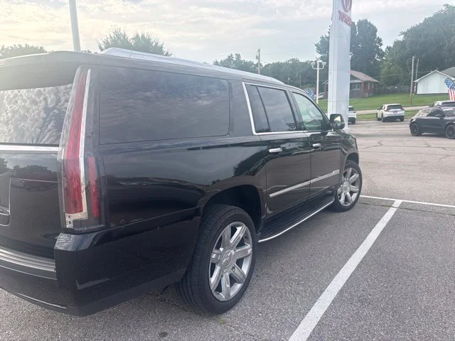 Used 2020 Black Cadillac Premium image 3