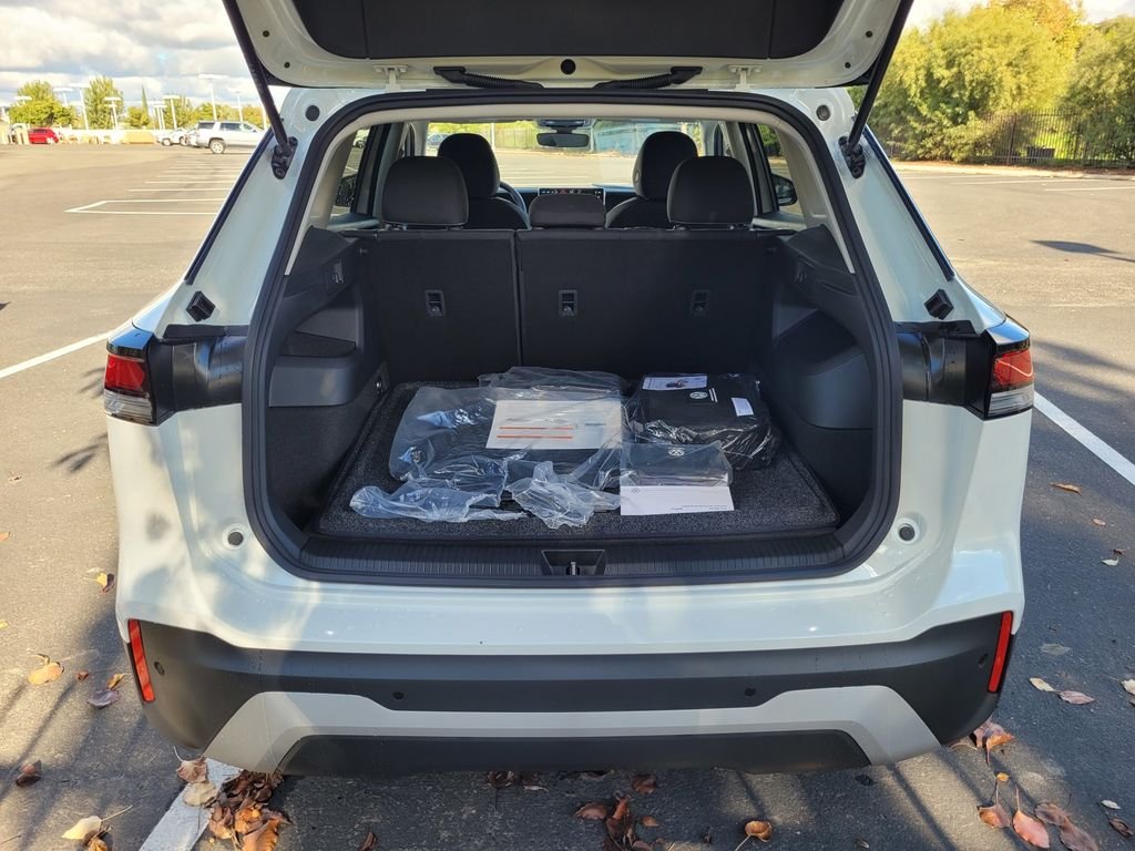 New 2026 White/off-white Volkswagen S image 27
