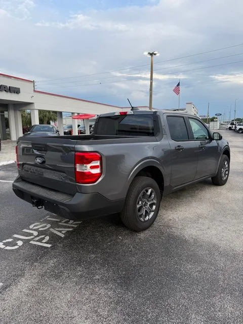 Certified Used 2025 Gray Ford XLT image 6