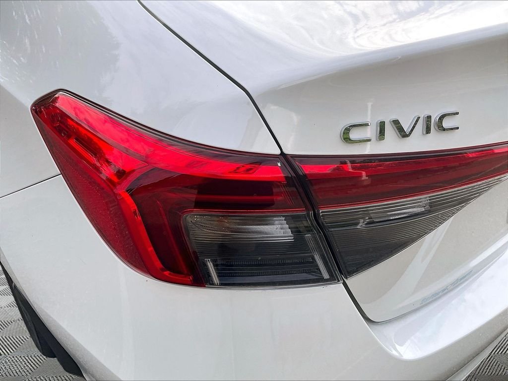 Used 2023 White Honda EX image 32