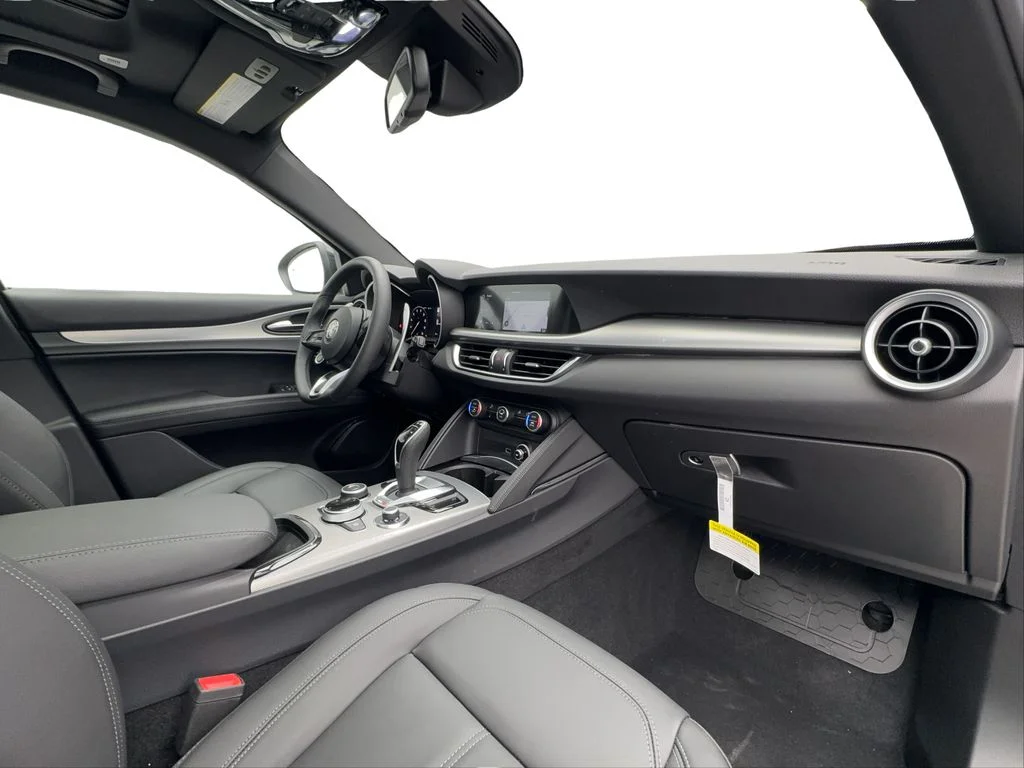 2025 Alfa Romeo Stelvio Base - Photo 35