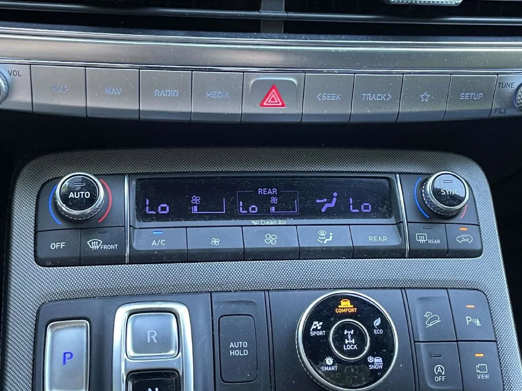Used 2021 White Hyundai Calligraphy image 34