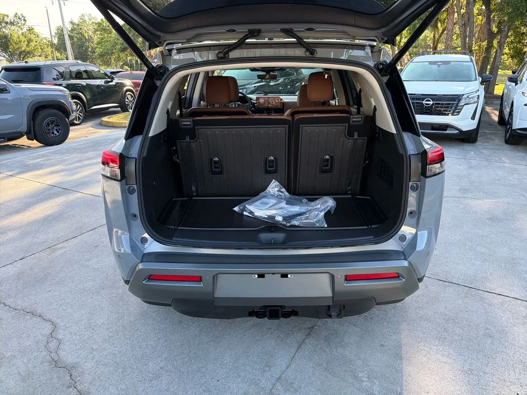 New 2026 Boulder Gray Pearl Nissan Platinum image 33