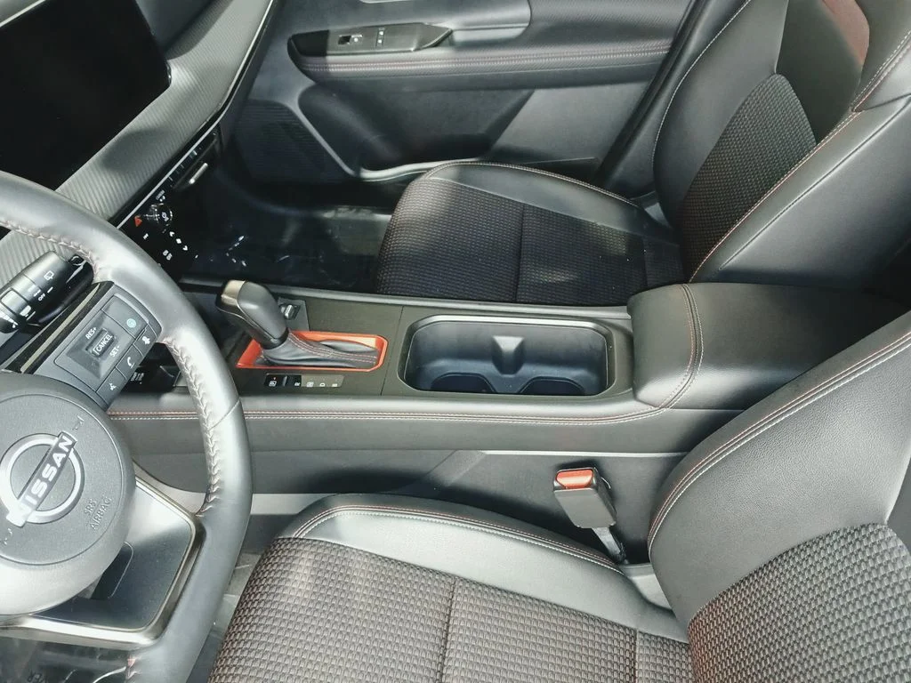 Used 2025 Black Nissan SR image 16