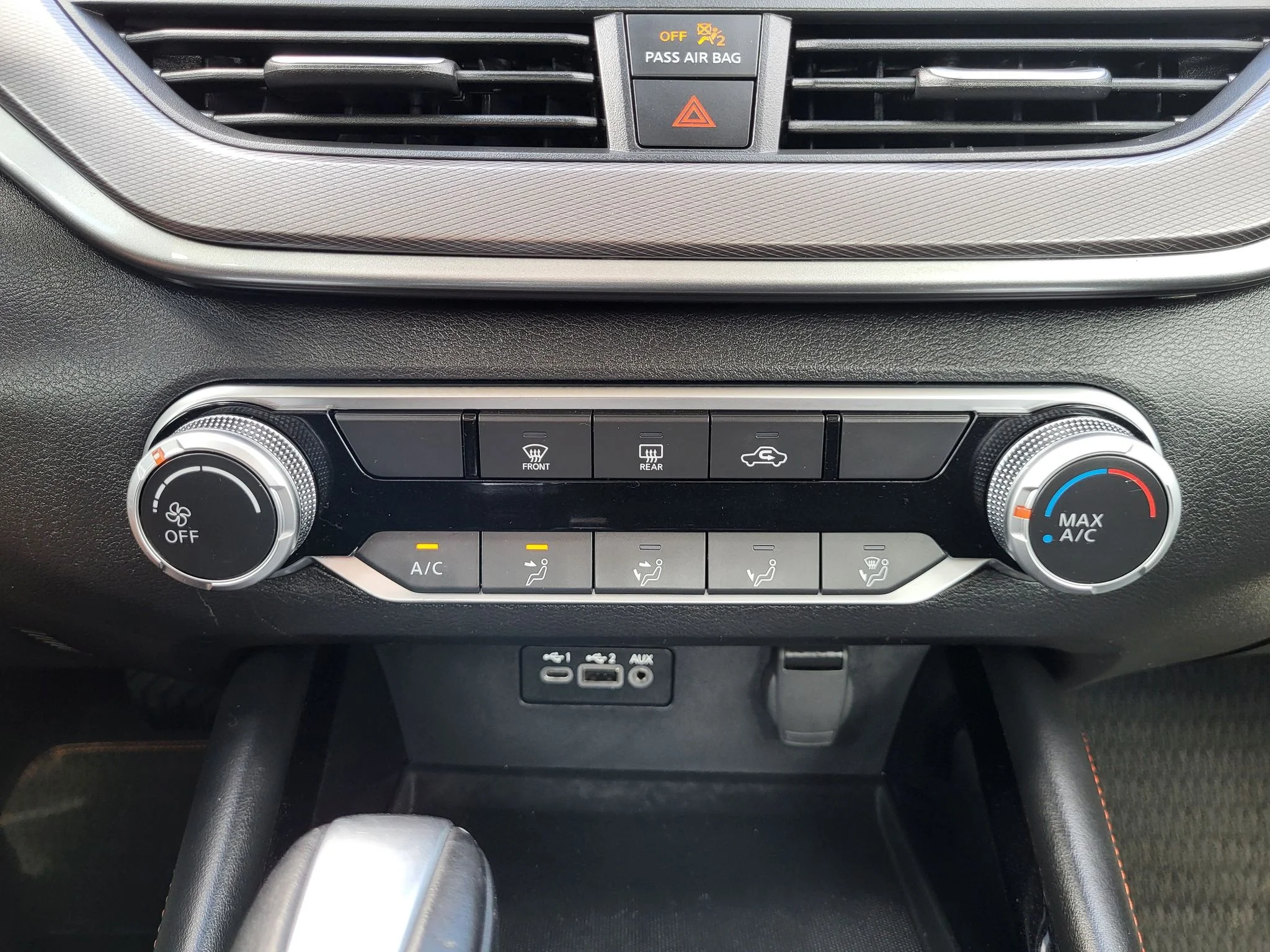 Used 2024 Silver Nissan 2.5 SR image 16