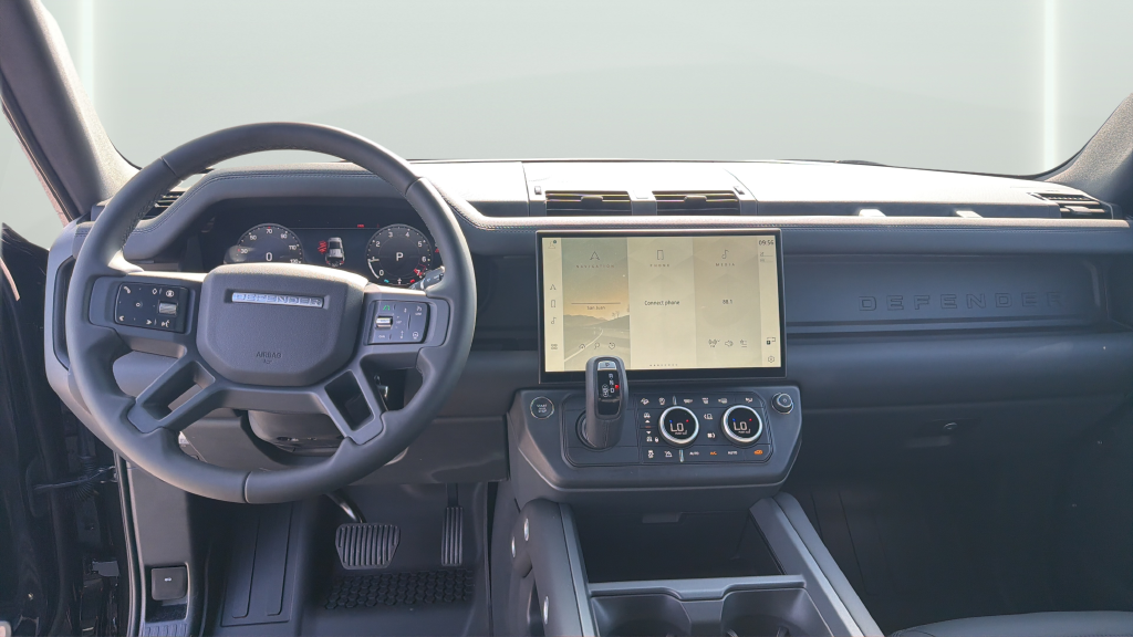 New 2026 Santorini Black Land Rover X-Dynamic SE image 19