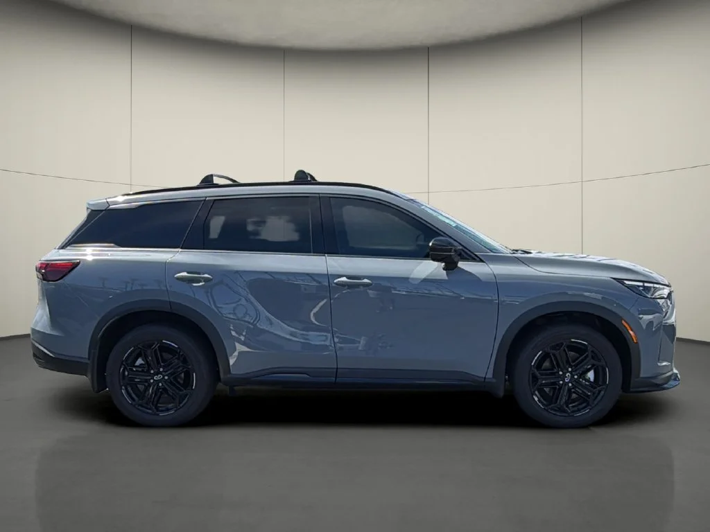 New 2027 HARBOR GRAY INFINITI Sport AWD image 8