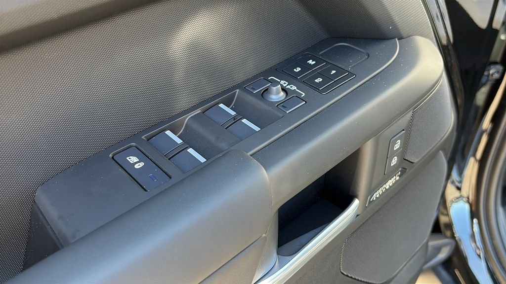 2026 Land Rover Defender X-Dynamic SE - Photo 11